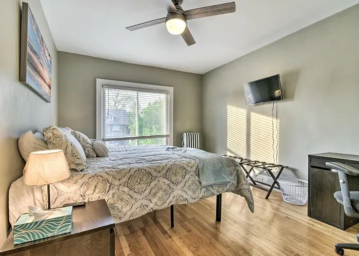 Elegant Detroit Home W/ Yard ~ 5 Mi To Dtwn!
